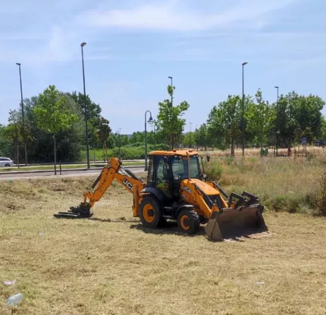 Excavaciones y Derribos Aarón Sánchez Castaño Talavera de la Reina, movimiento de tierras, demoliciones, desbroces y limpiezas, transportes de áridos y contenedores, camión-grúa, obras y construcciones...