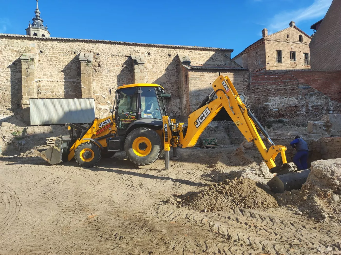 Excavaciones y Derribos Aarón Sánchez Castaño Talavera de la Reina