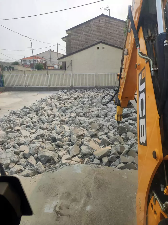Excavaciones y Derribos Aarón Sánchez Castaño Talavera de la Reina